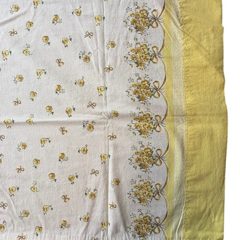 Set 2 Vintage Yellow Rose Floral Pillowcases 1960s 1970s Pair